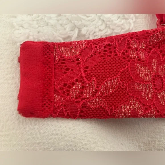 Victoria’s Secret Bra: Red Lace w/Gold Metallic Thread, Double Straps 38C - Picture 9 of 14